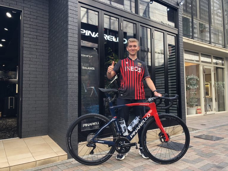 イネオスグレナディアズ所属 MAGNUS SHEFFIELD選手ご来店