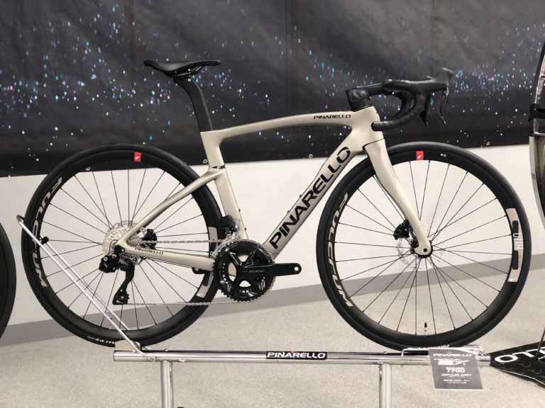 Pinarello 2023 F5 Carbon T700 UD シマノ105 Di2