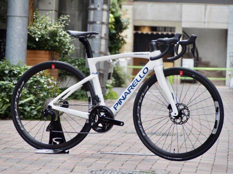 ※御成約済み【認定中古車入庫】PINARELLO F5 DISK 完成車 (105 Di2) 500サイズ E321 FURIOUS WHITE